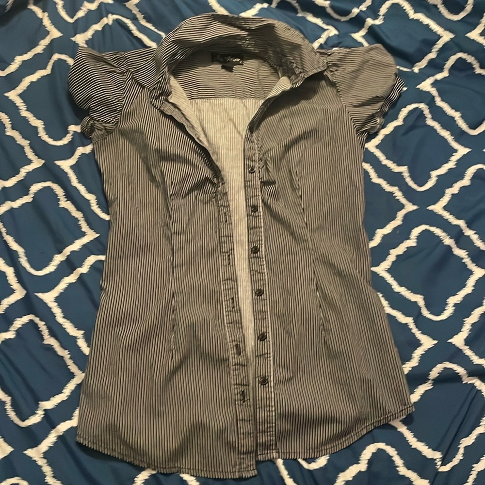 Juniors small shirt